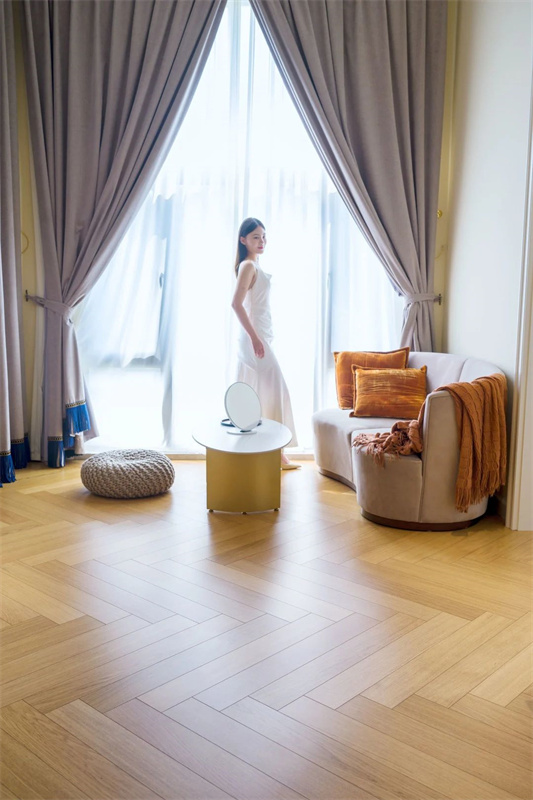 Room Tour|一線臨湖庭院，高階生活的藝術想象 image1