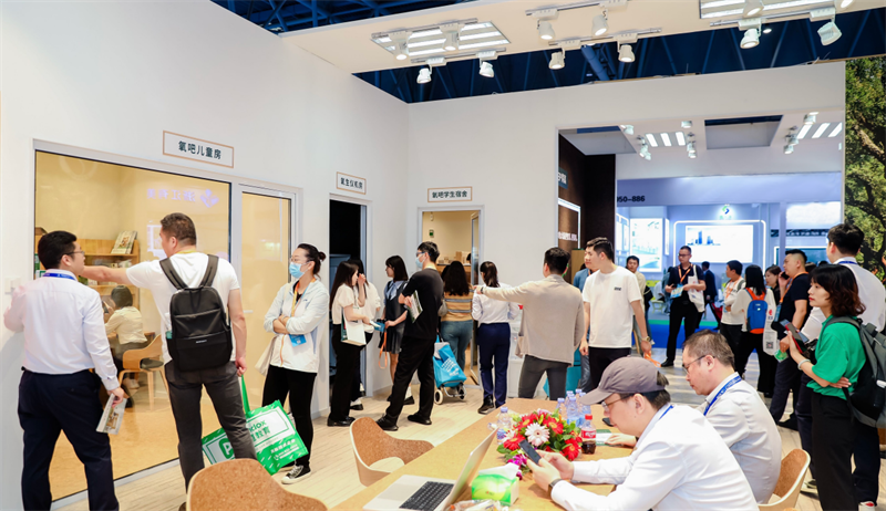 得高補氧學習桌亮相第83屆中國教育裝備展示會，富氧科技助力青少年智慧成長 圖片 2